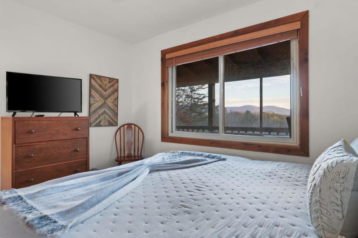 Holiday home Mountain Views Hot Tub Firepit Close To Town *