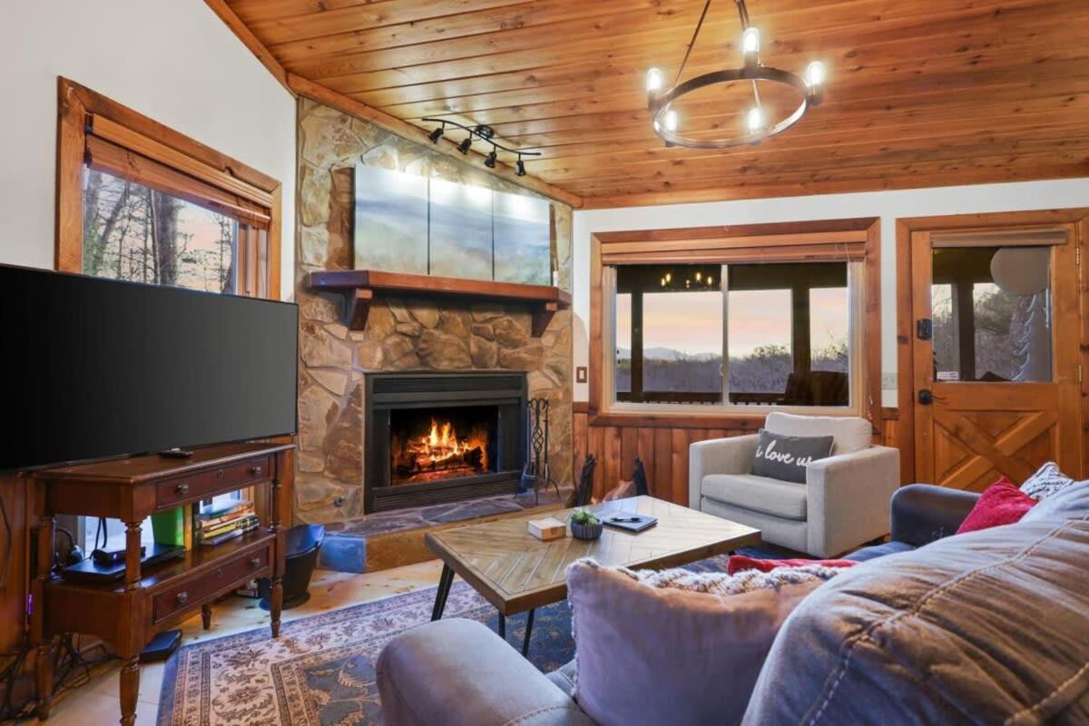 Holiday home Mountain Views Hot Tub Firepit Close To Town